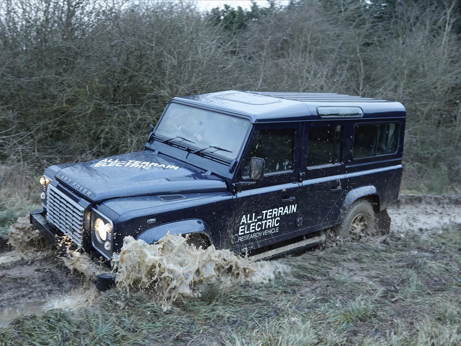 Land Rover Defender Electric Concept 2013